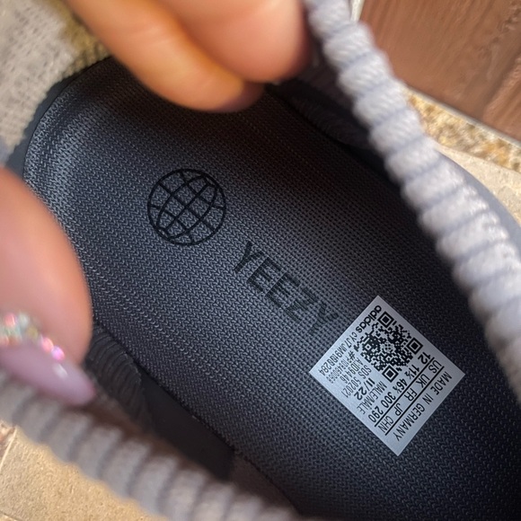 YEEZY 450 Stone Grey Men’s Sneakers - Picture 6 of 13